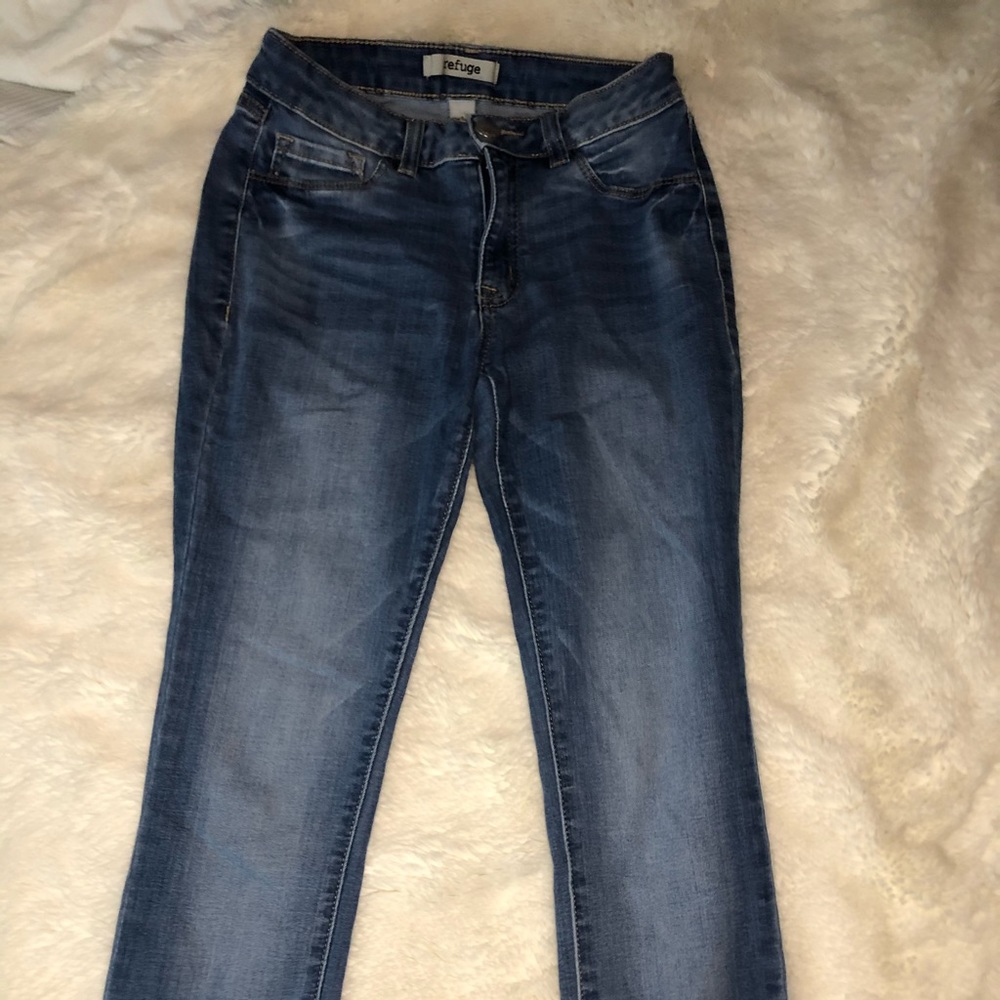 Non-distressed Skinny blue jean